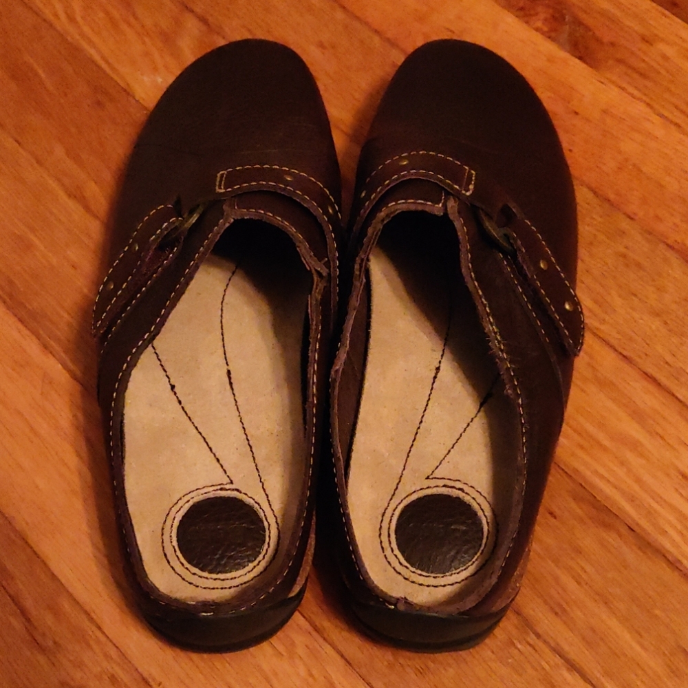 Bass Clogs